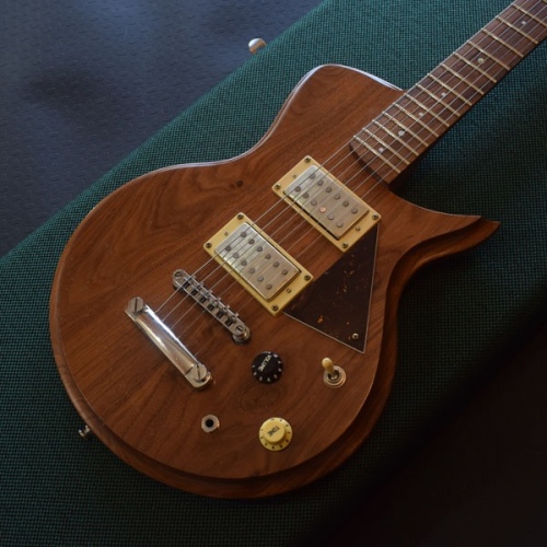 LES PLAIN walnut (vendida)